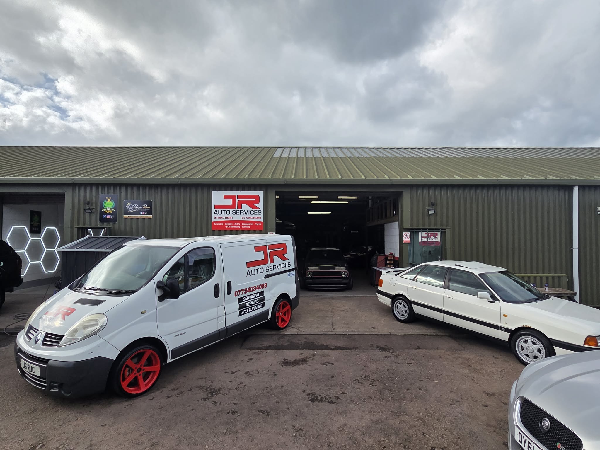 Image of the outside the new JR Auto Services workshop in Cinderford.